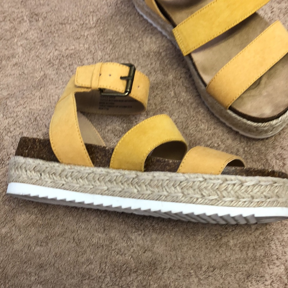 Universal Thread Sandals- mustard yellow/ gold.  Size 7